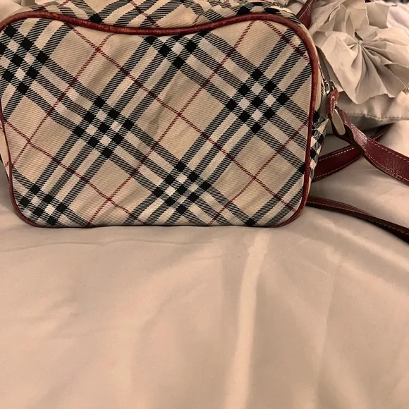 Burberry Beige and Red Checkered Bag. Blue label - Picture 4 of 10